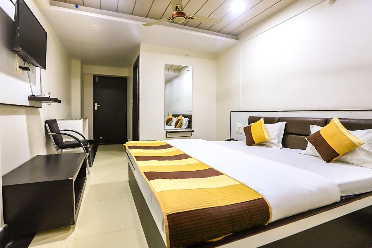 Oyo 11840 Hotel Venus Ajmer Bagian luar foto